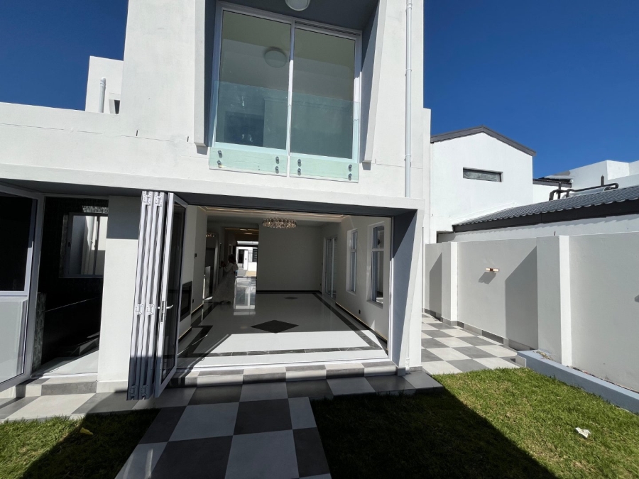 4 Bedroom Property for Sale in Sandown Western Cape